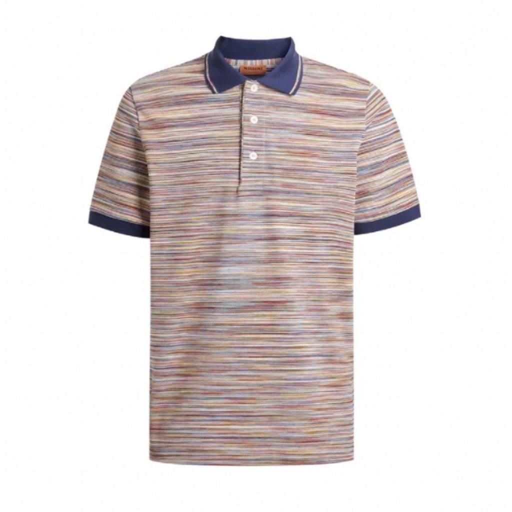 Short-sleeved polo.