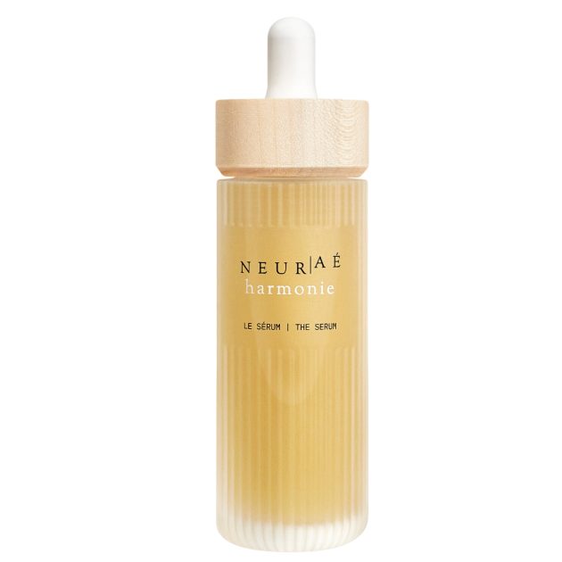 Neurae Harmonie Serum in glass and wood bottle